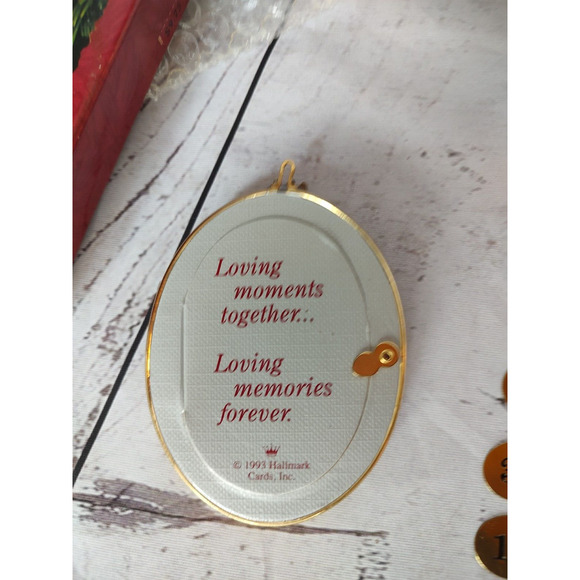 Hallmark KS Photo Holder Ornament - Anniversary 1993 Personalize - Picture 4 of 6